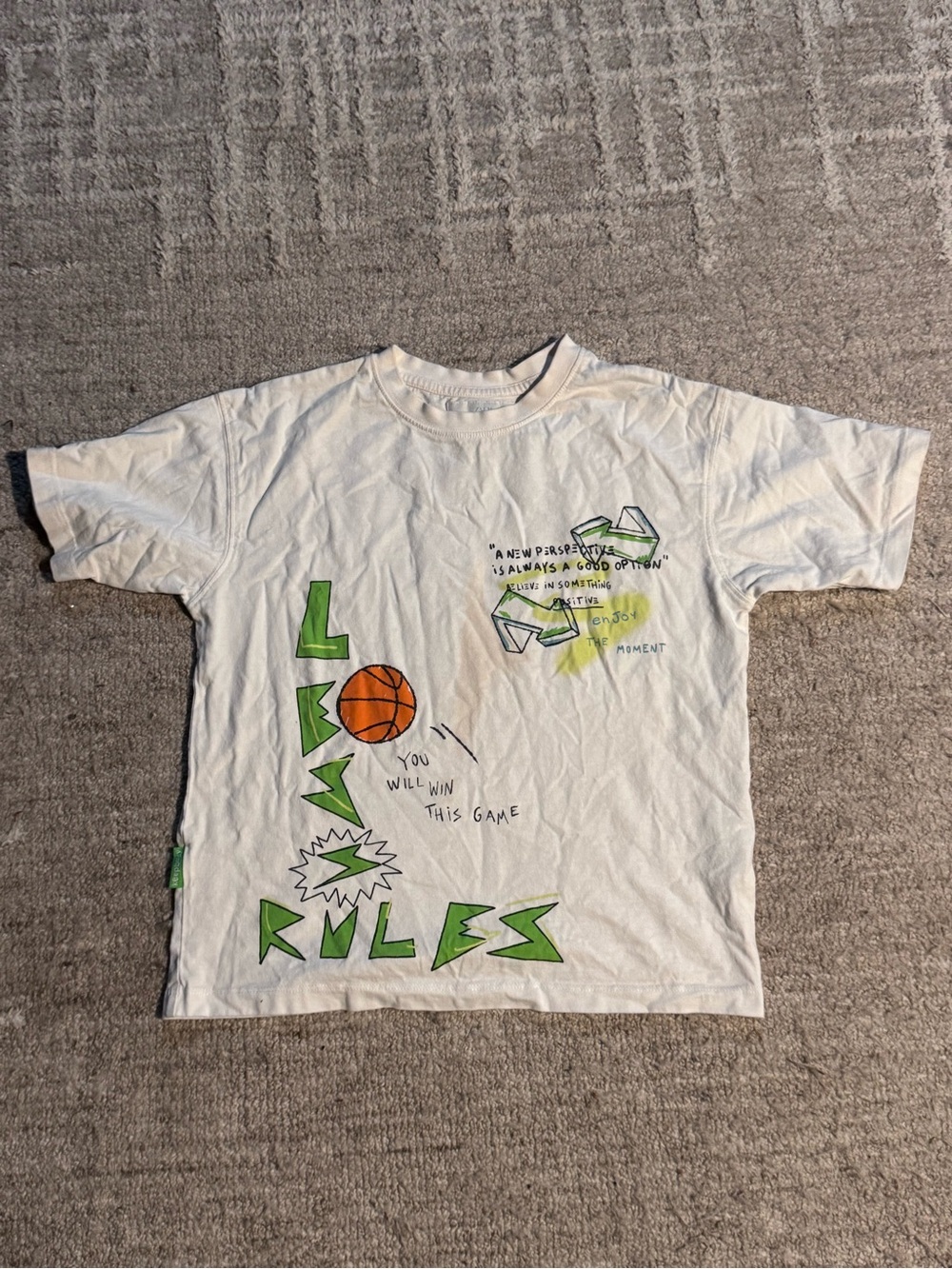 Zara boys Kids White Graphic Basketball Tee with Green Accents size 8-9